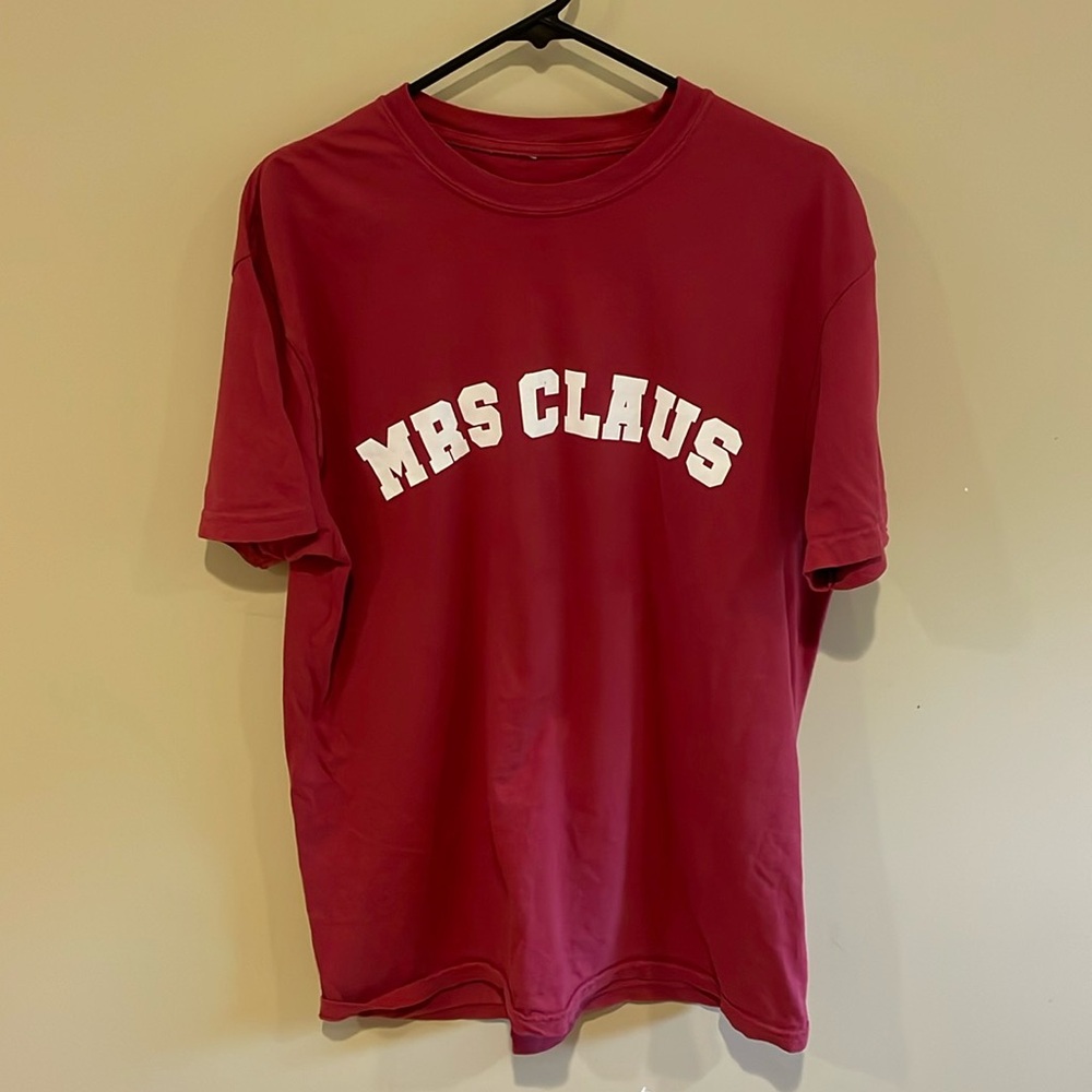 Hubs and Hers Mrs. Claus Tee Red Size Large